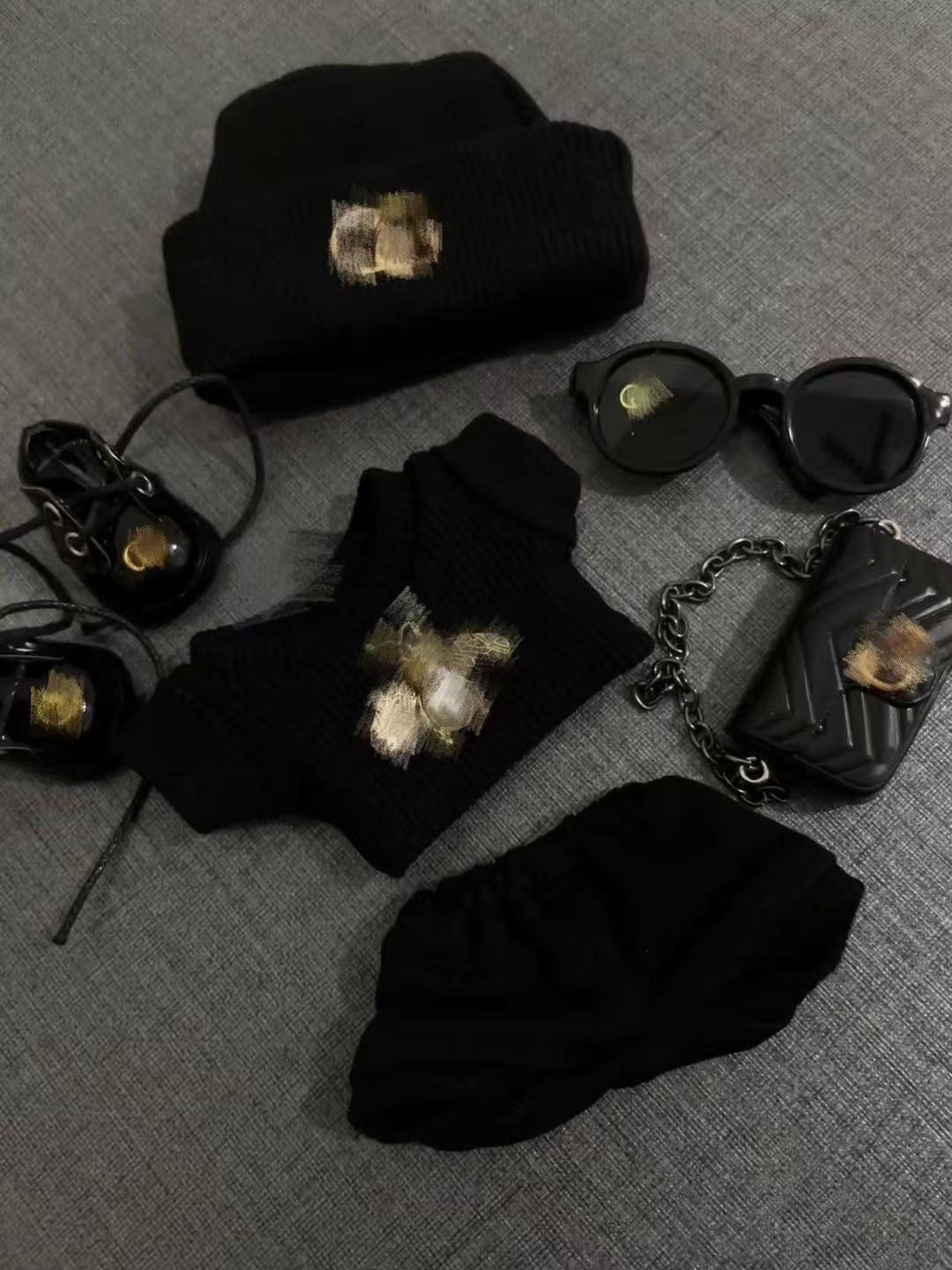 Chrome Darts Outfit- All Black